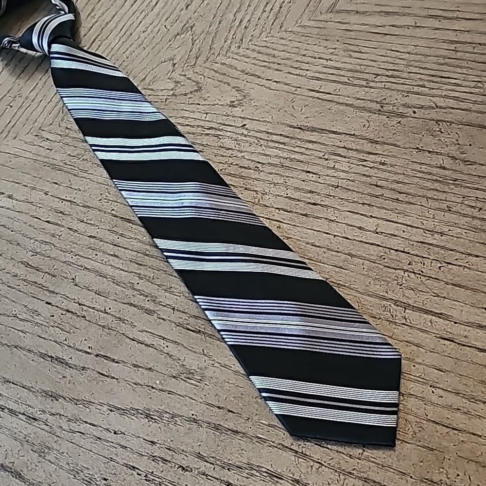 Black and silver tie DKNY